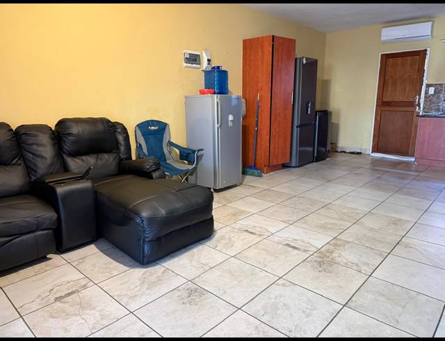 3 BEDROOM APARTMENT FOR SALE IN WATERVAL EAST